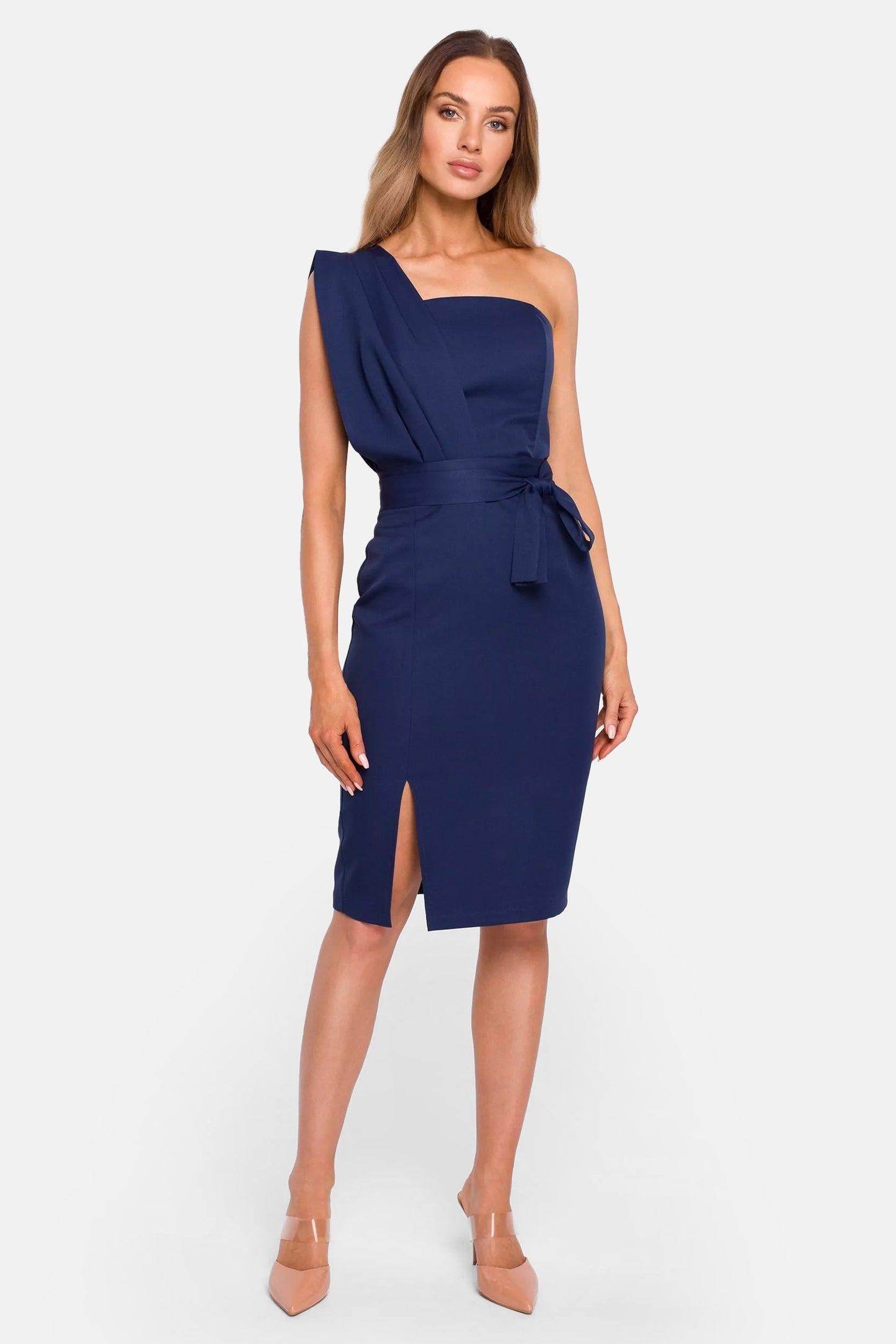 Elegant dress with a sash on the shoulder