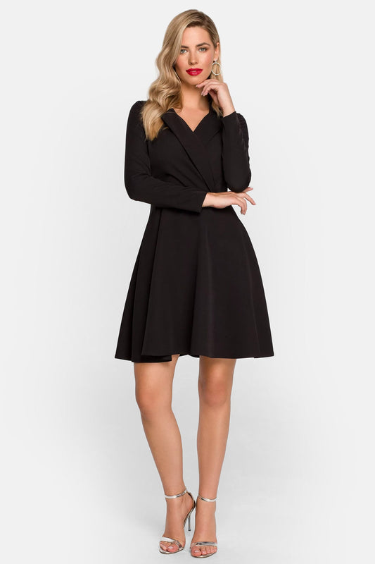 Flared dress with collar