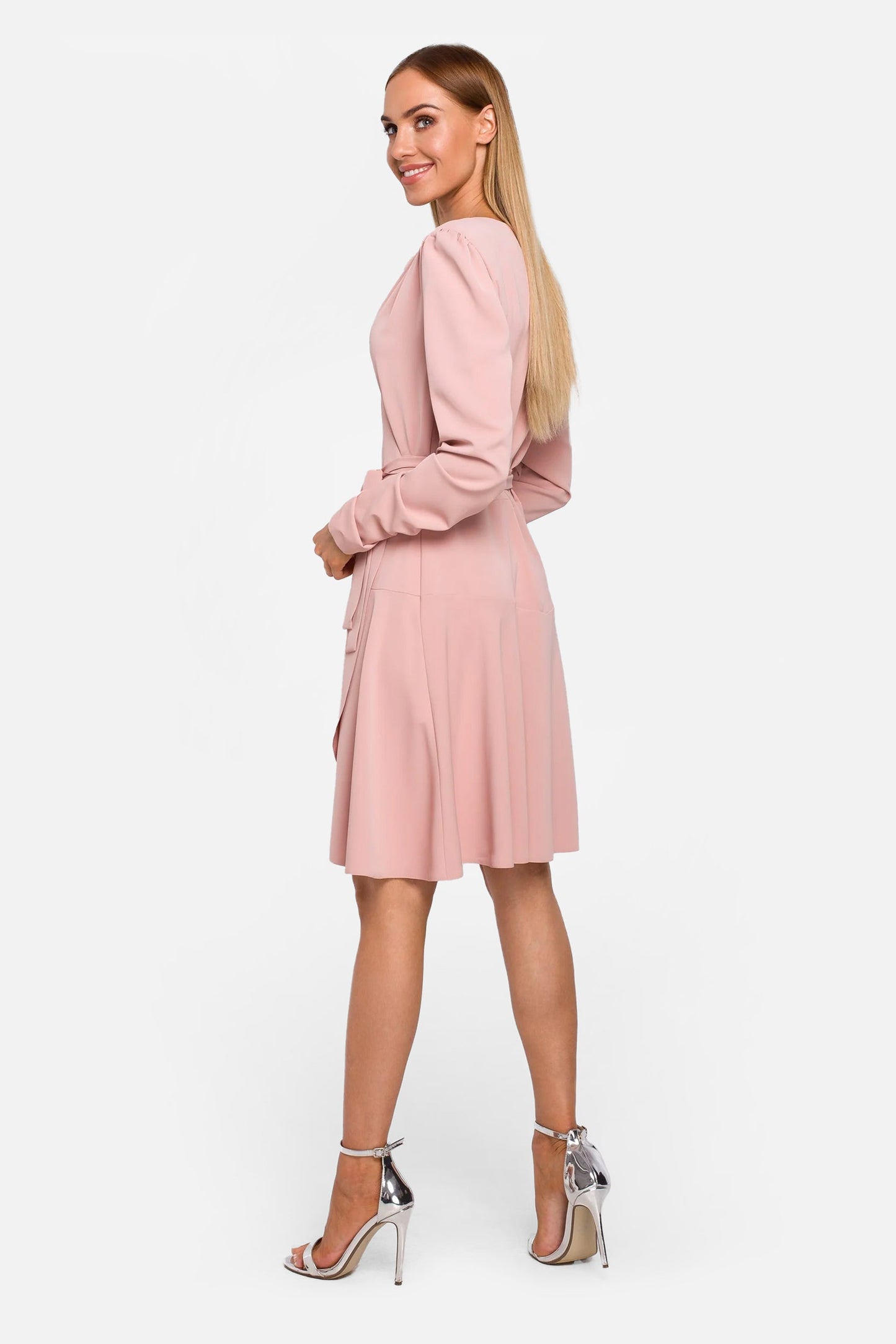 Dress tied at the waist