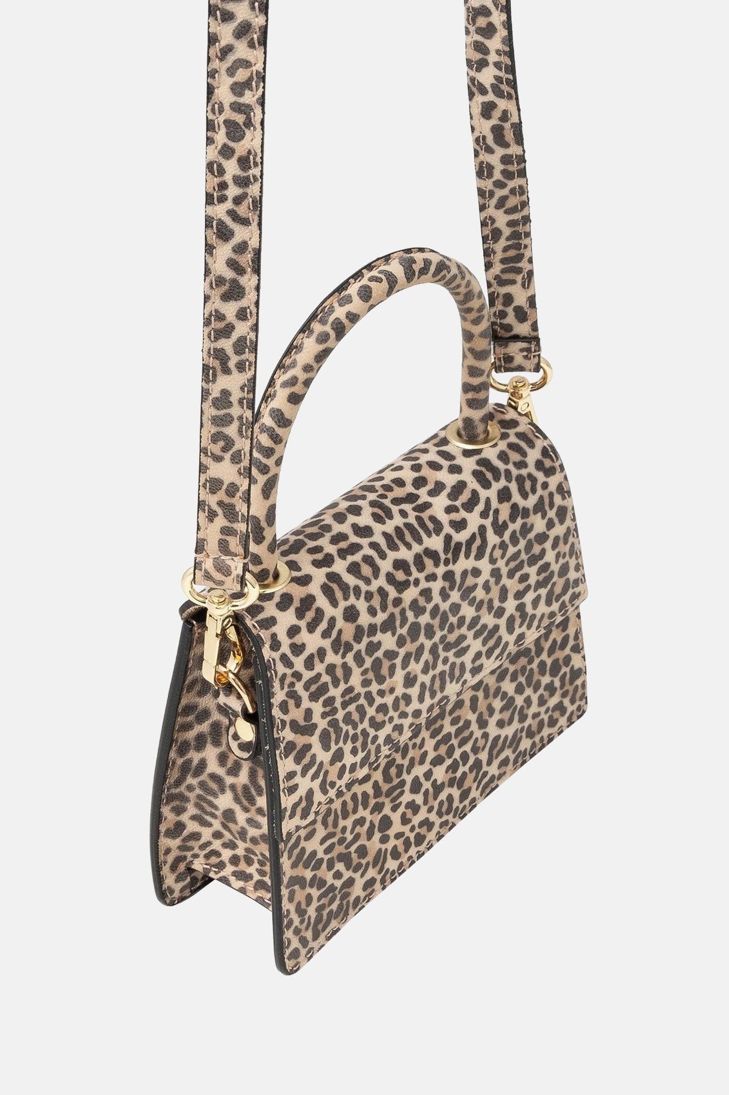 Elegant leopard-print handbag