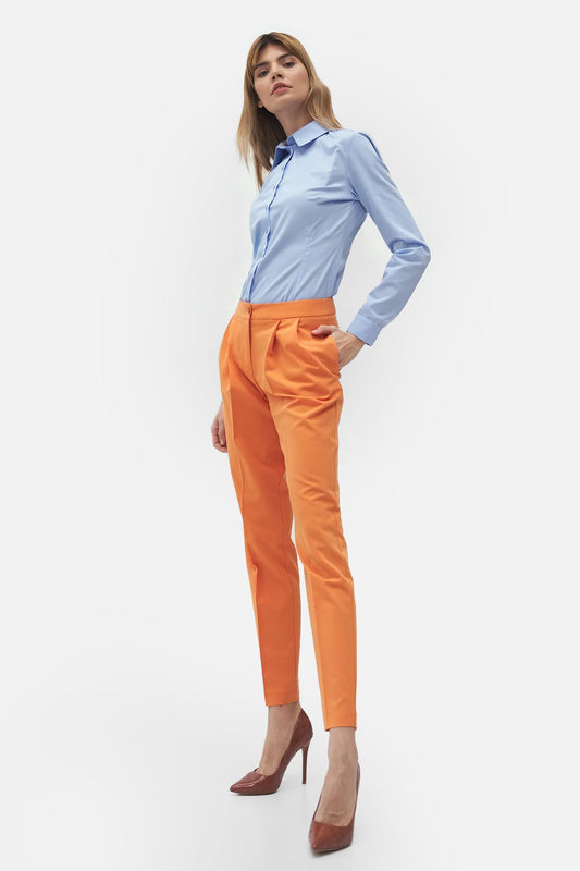 Pants with overlap
